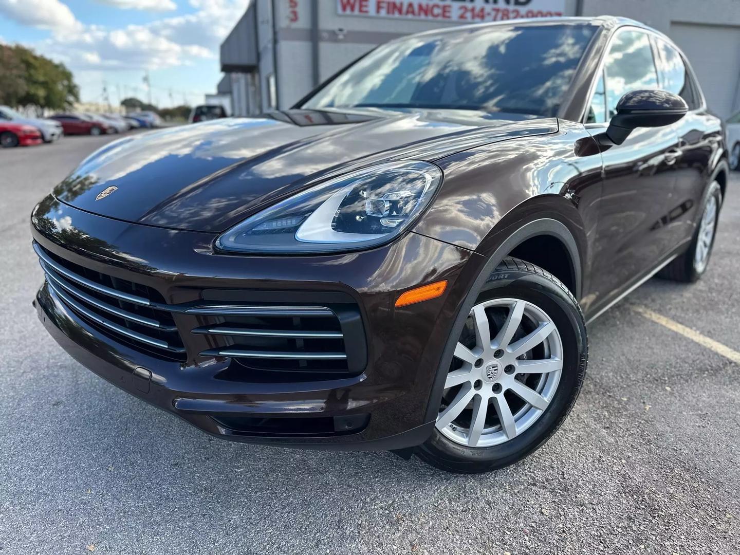 2019 Porsche Cayenne - Image 3