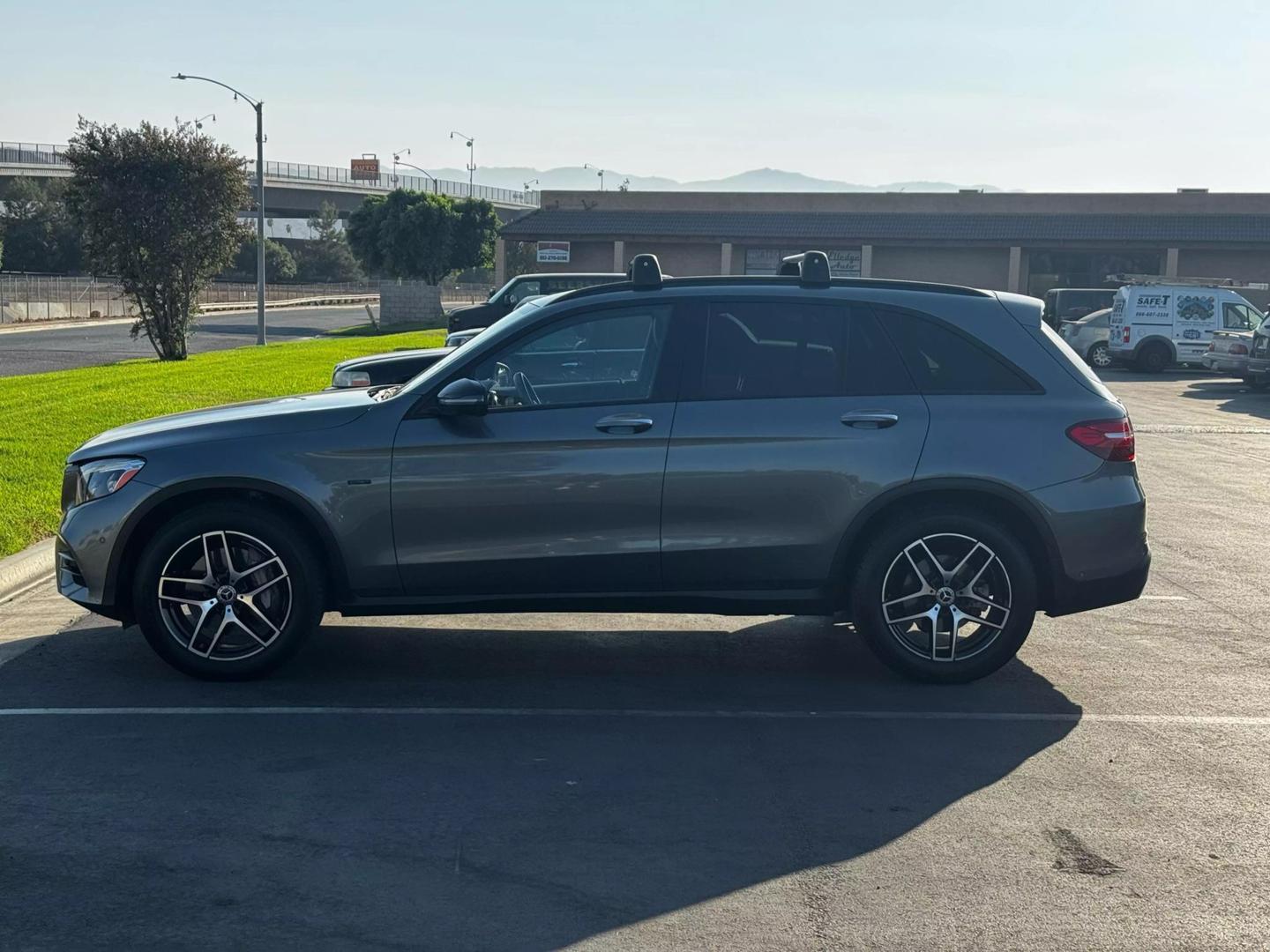 2019 Mercedes-Benz GLC GLC350e photo 2