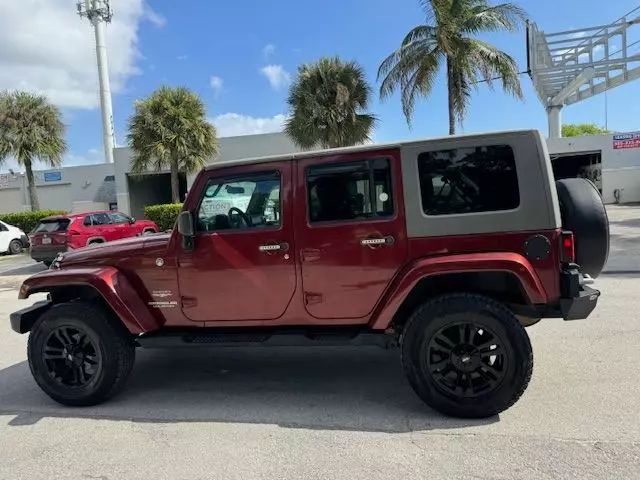 2010 Jeep Wrangler Unlimited Sahara photo 10