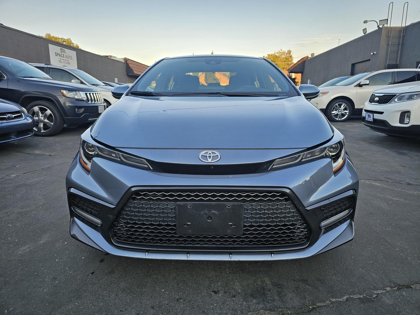 2022 Toyota Corolla SE photo 2