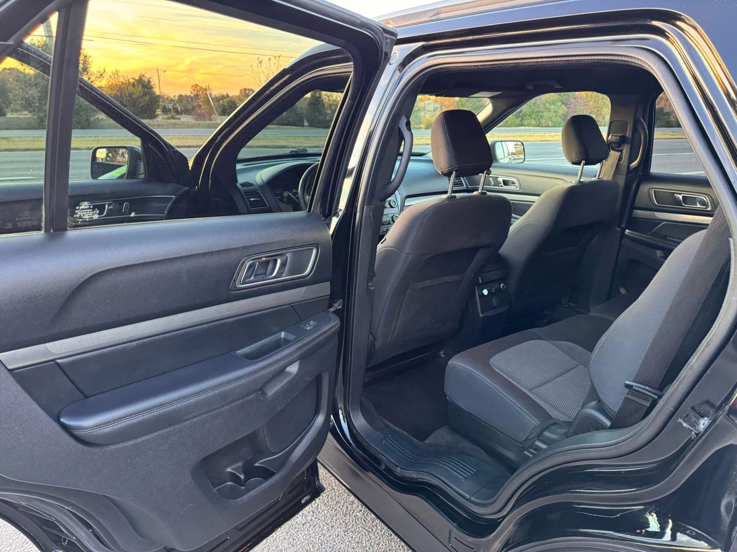 Image 10 of 2018 FORD EXPLORER