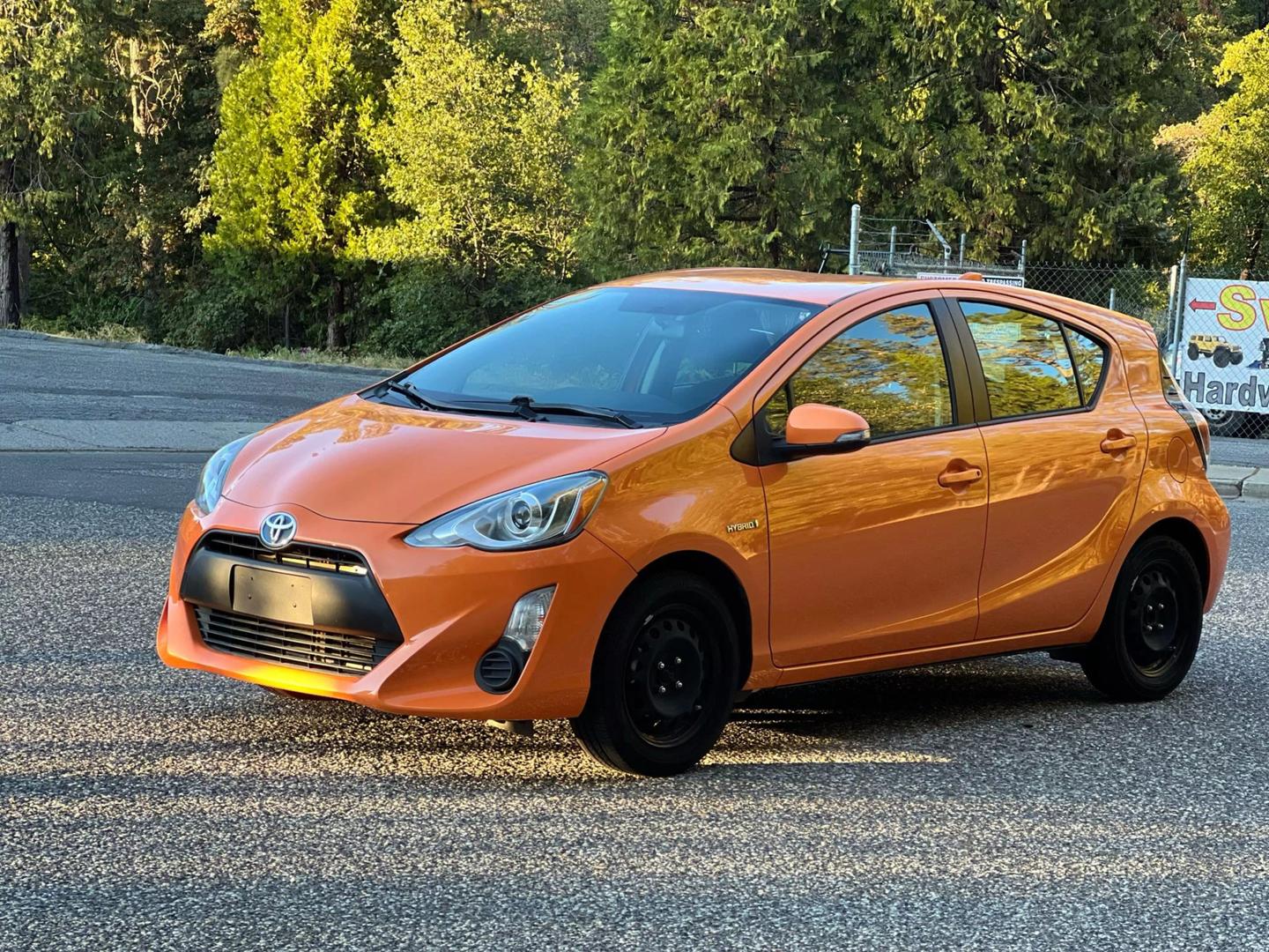 2015 Toyota Prius c One photo 10