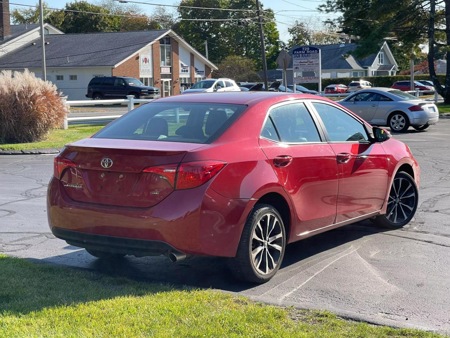 2017 Toyota Corolla SE photo 5