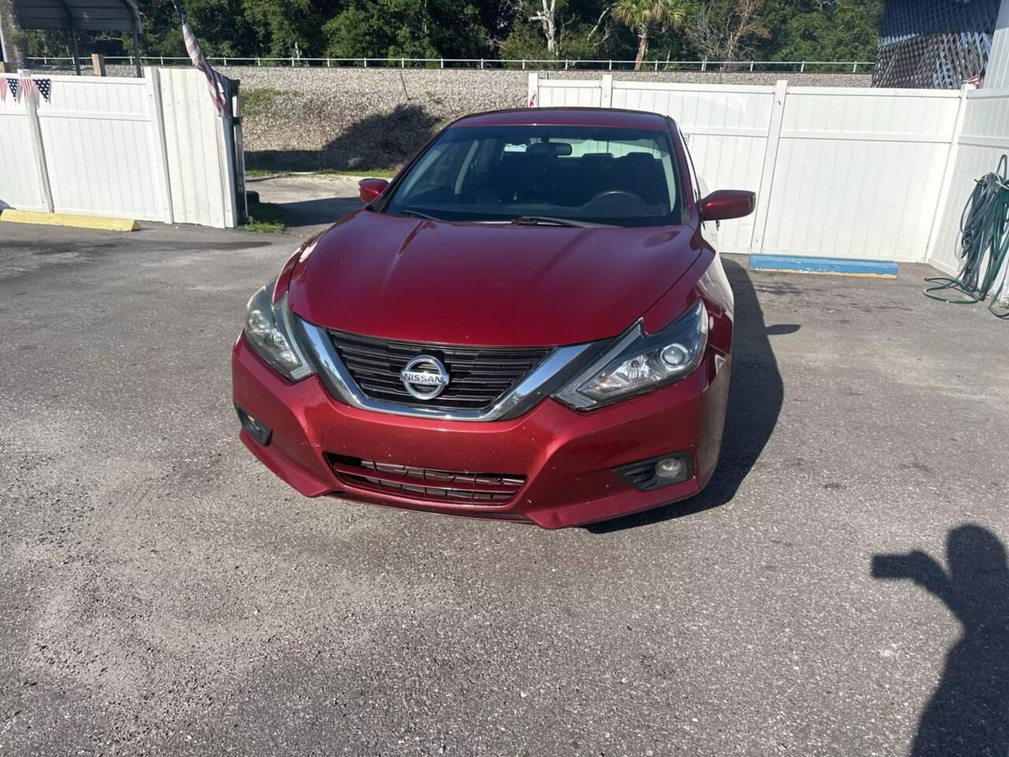 2018 Nissan Altima SR photo 4