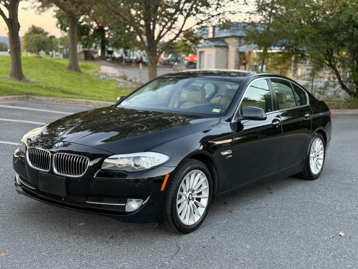 2012 BMW 5 Series 535i photo 3