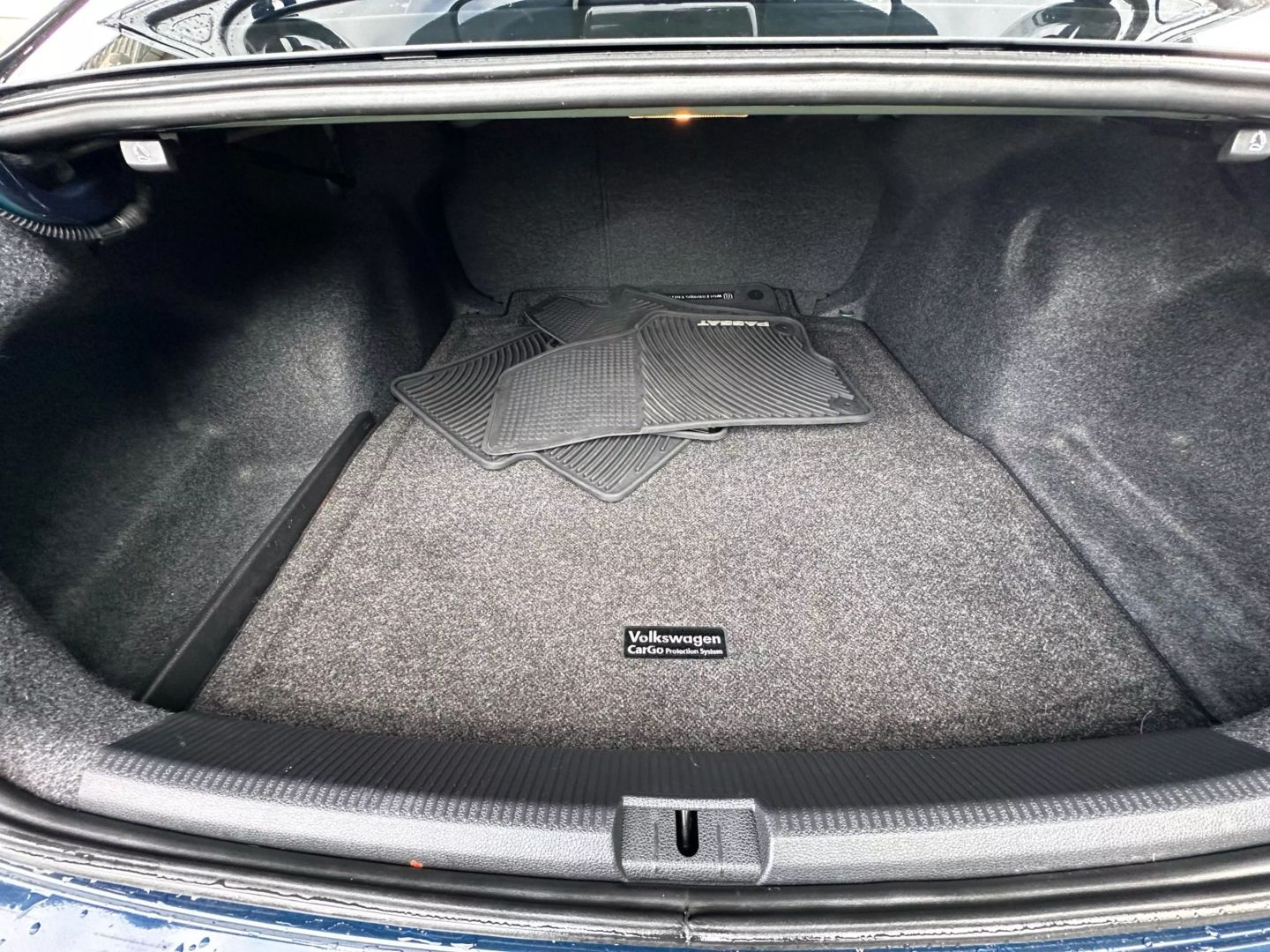 2019 Volkswagen Passat - Image 19