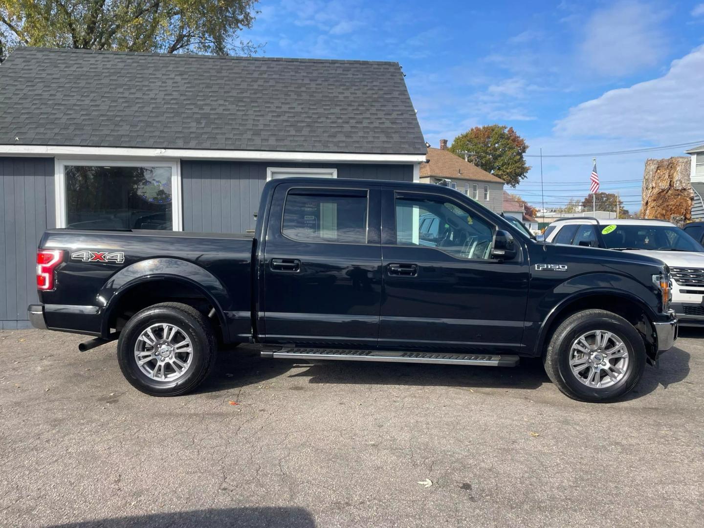 2019 Ford F-150 Lariat photo 2