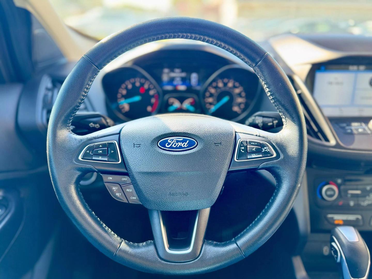 2019 Ford Escape SEL photo 26