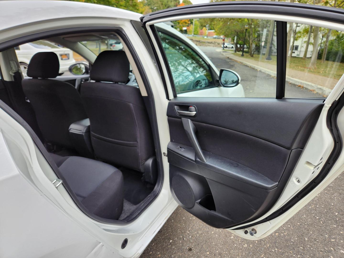 2010 Mazda MAZDA3 i Sport photo 9