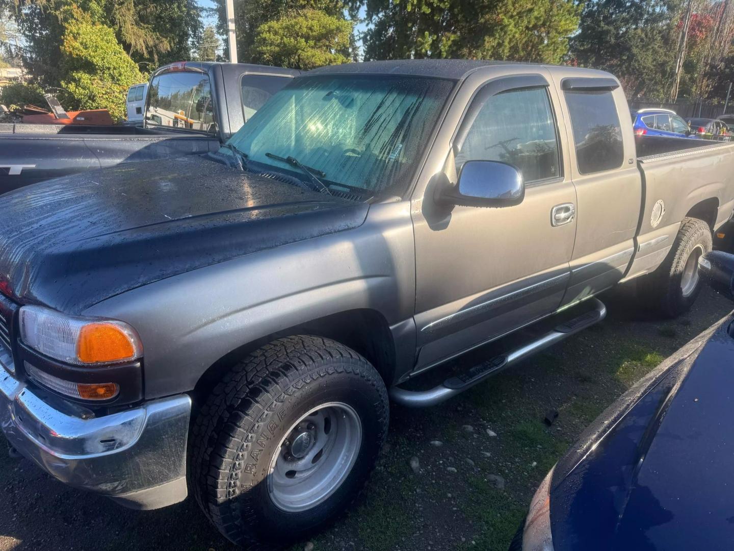 GMC Sierra's photo