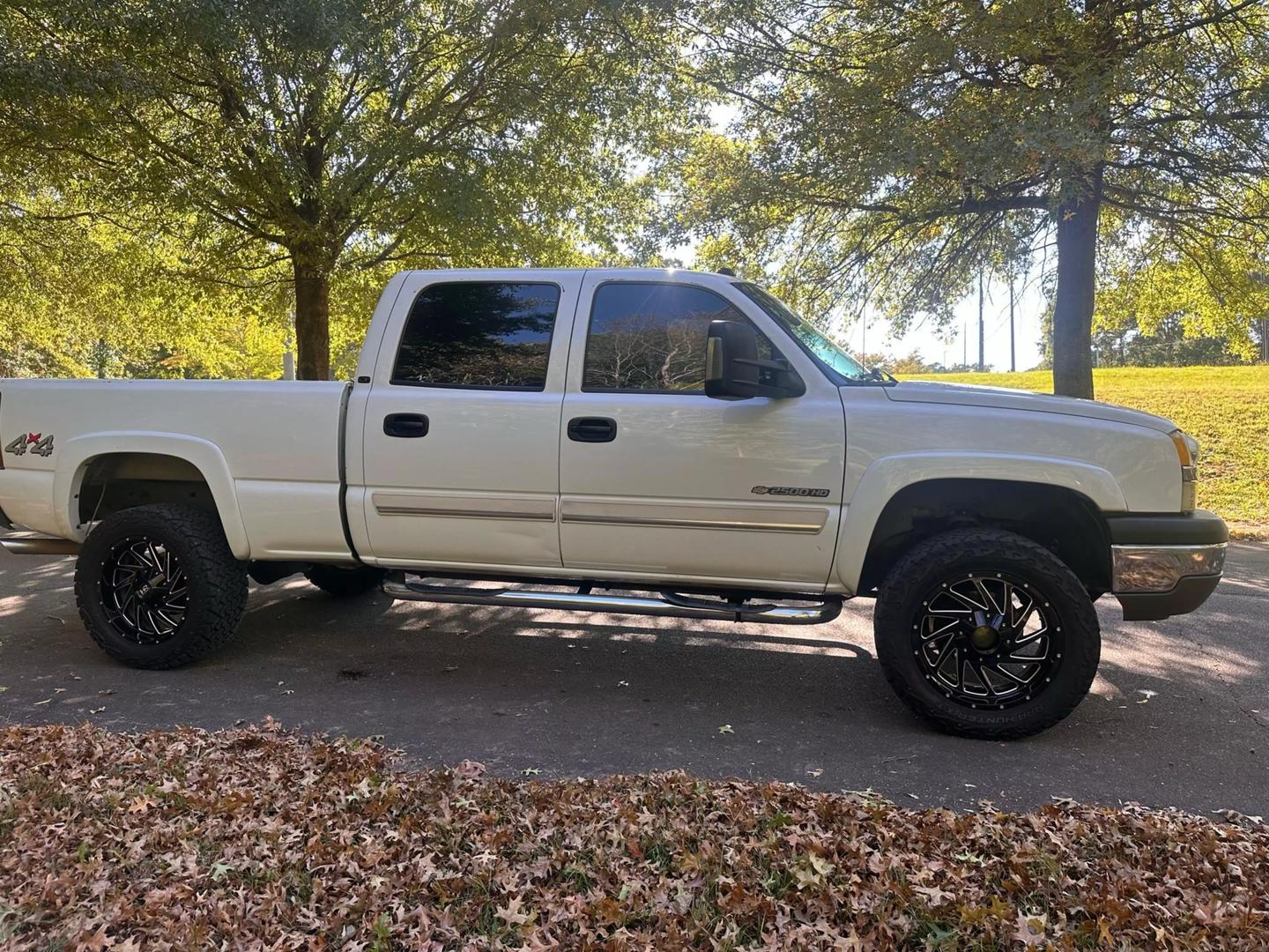 2004 Chevrolet Silverado 2500HD LS photo 4