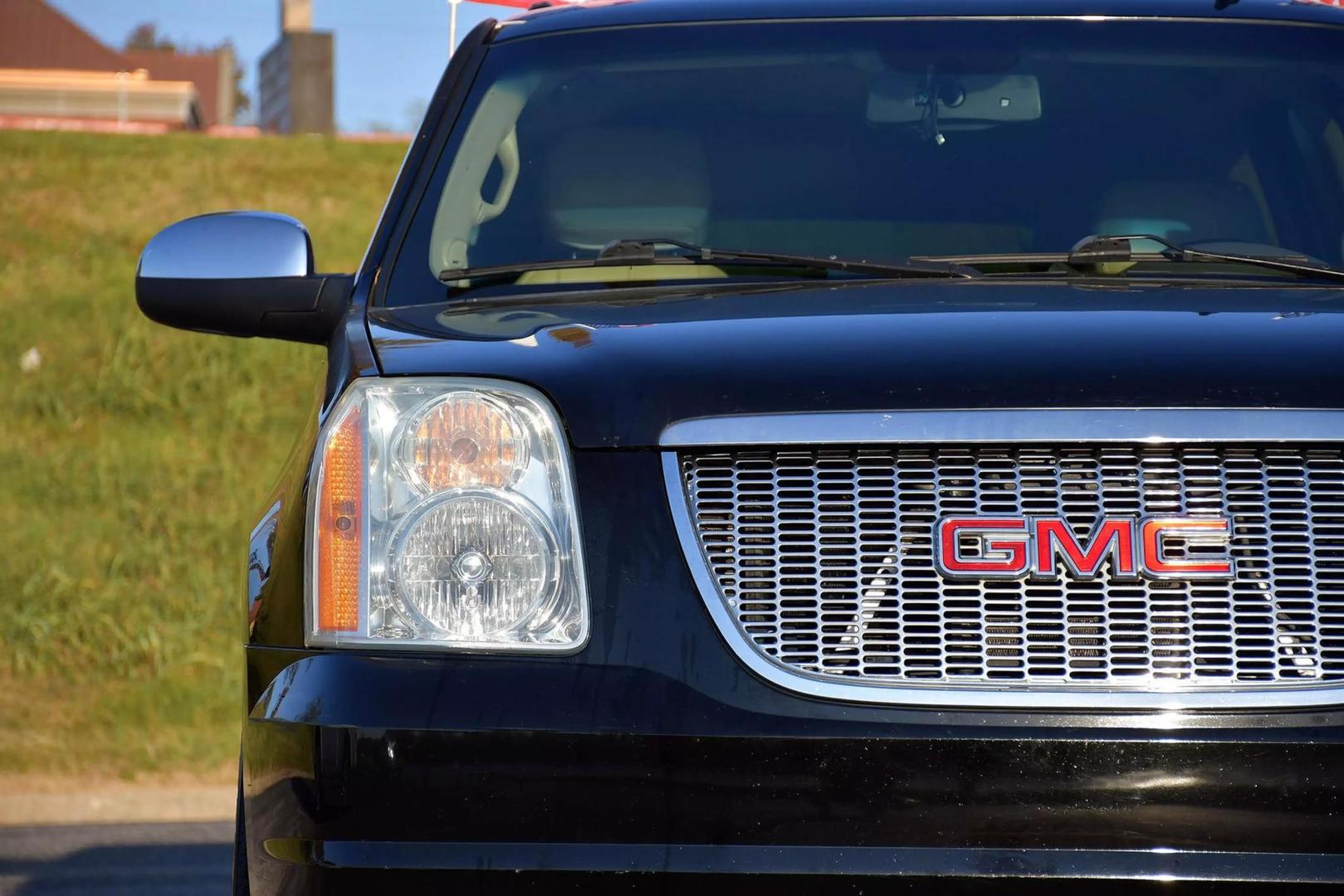 2014 GMC Yukon XL SLT photo 5