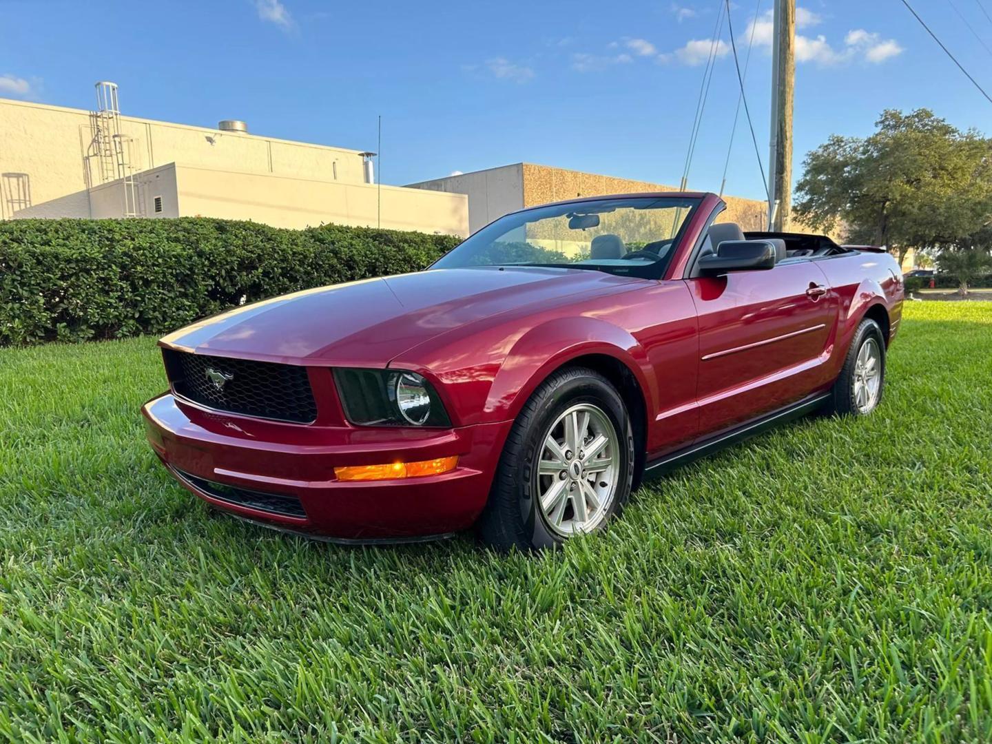 2007 Ford Mustang Premium photo 7