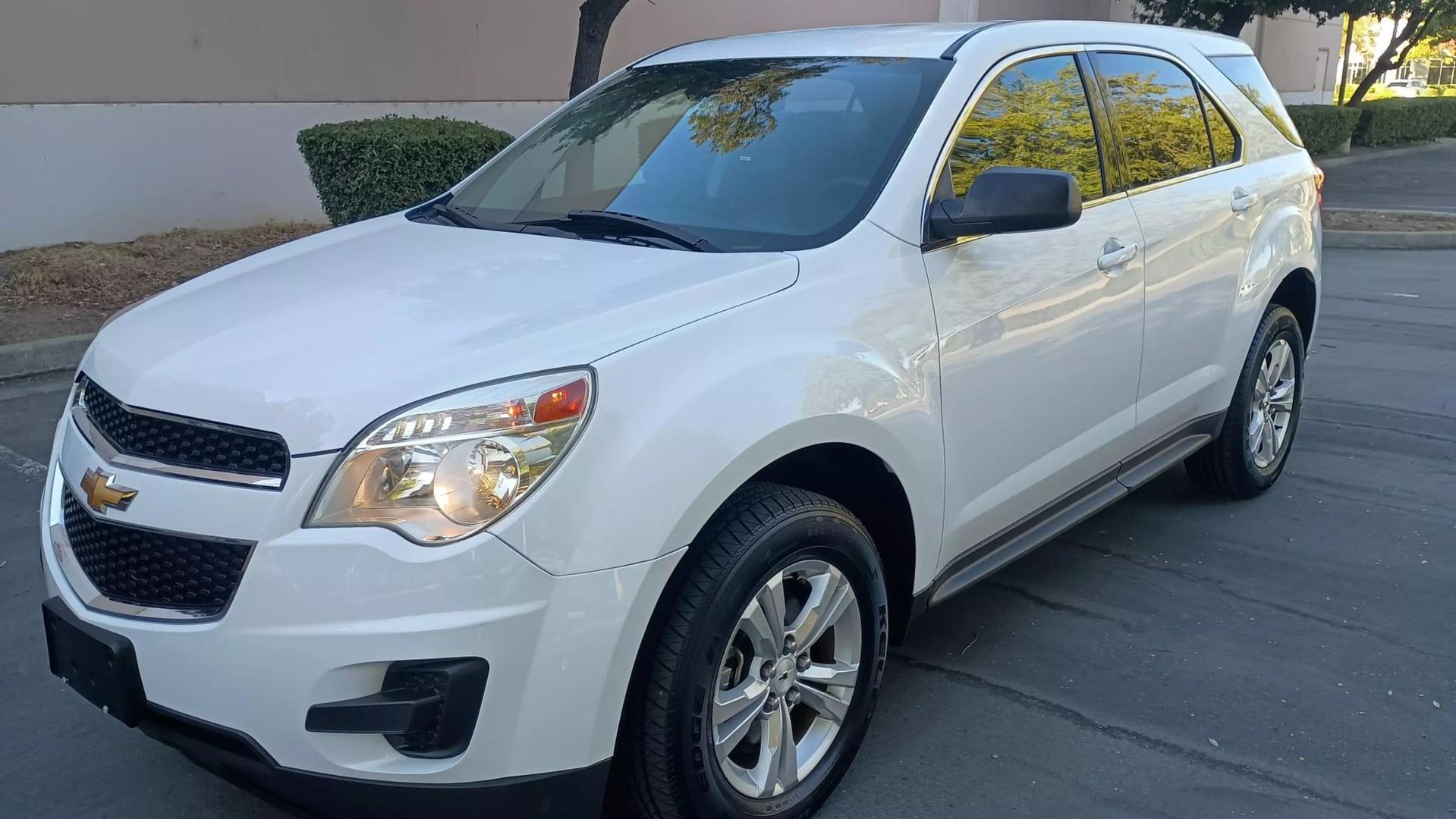 2014 Chevrolet Equinox LS photo 3