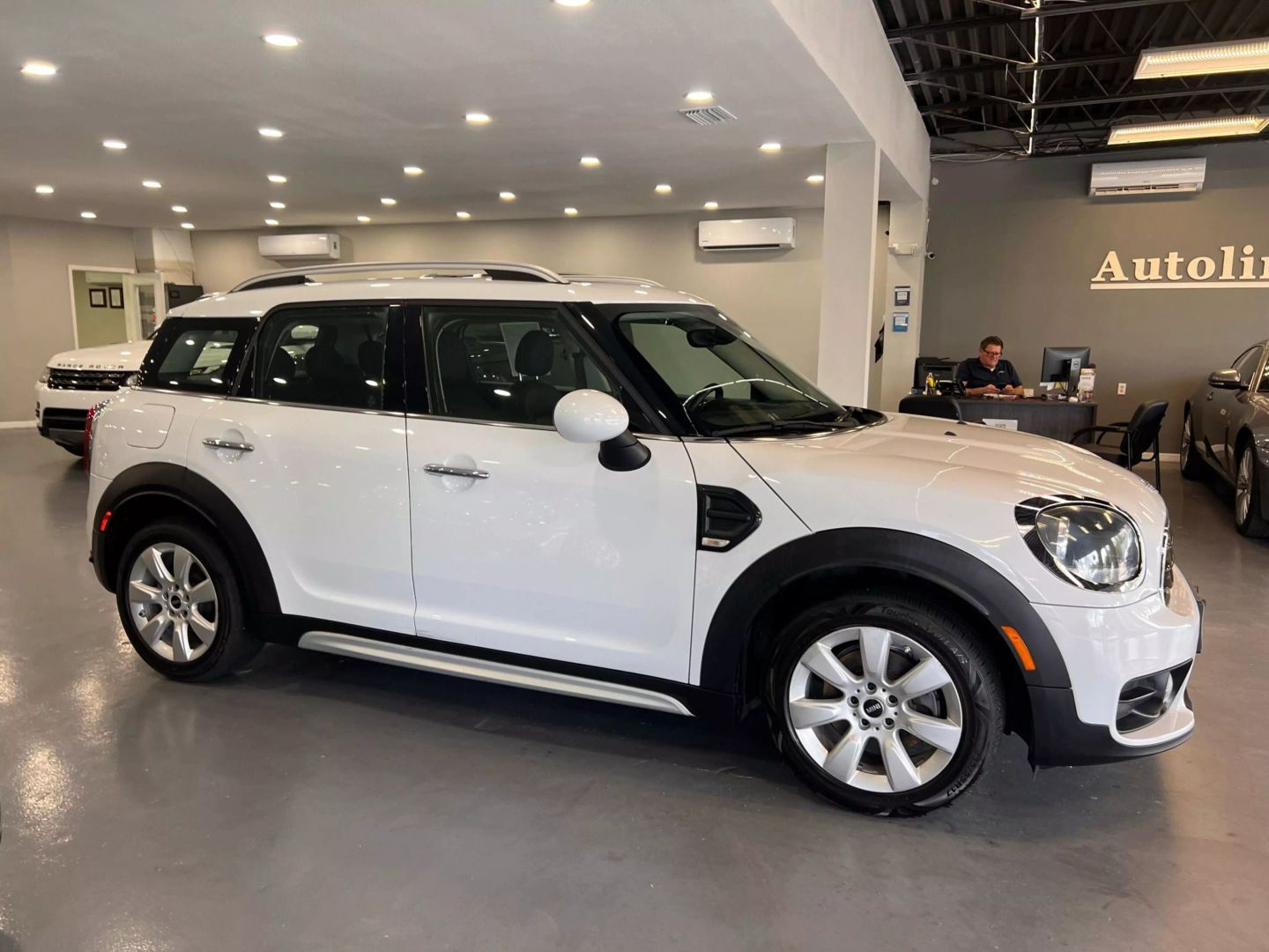 2019 Mini Countryman Cooper Hatchback 4d - Image 8