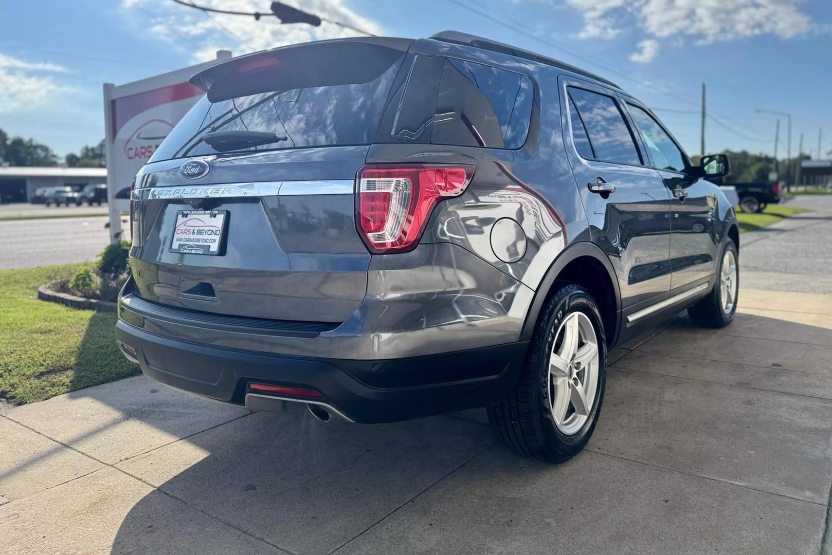 2018 Ford Explorer XLT photo 12