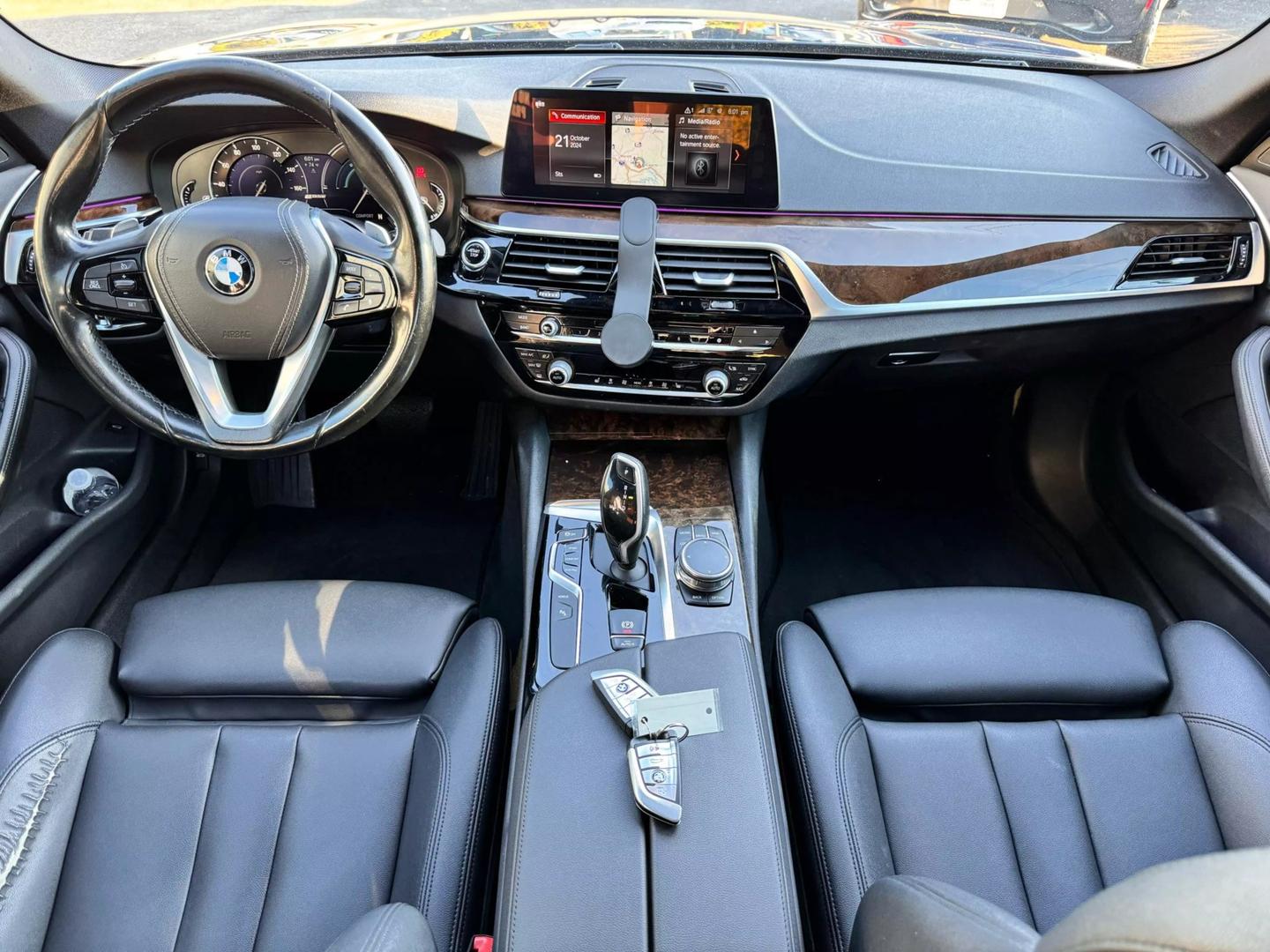 2018 BMW 5 Series 530e photo 18