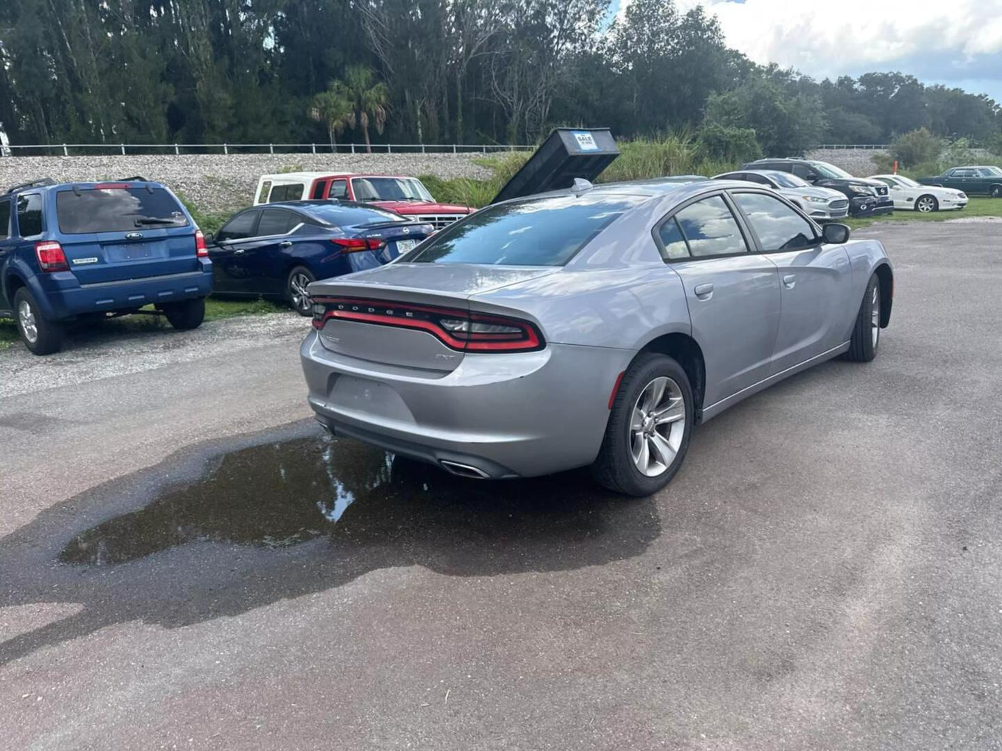 2015 Dodge Charger SXT photo 5