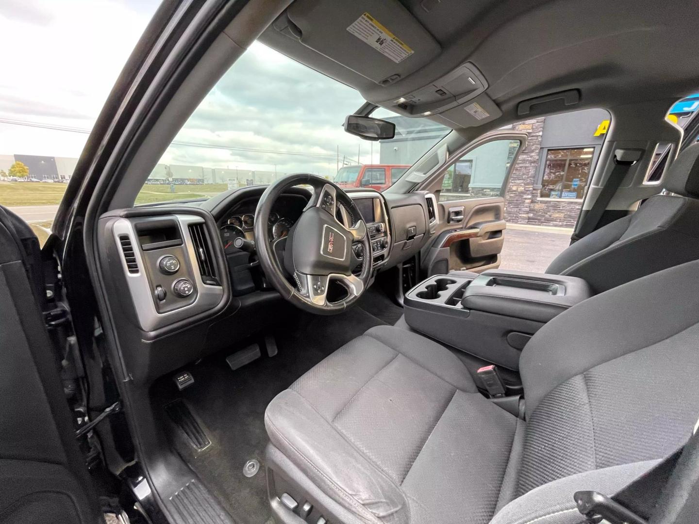 2018 GMC Sierra 1500 SLE photo 11