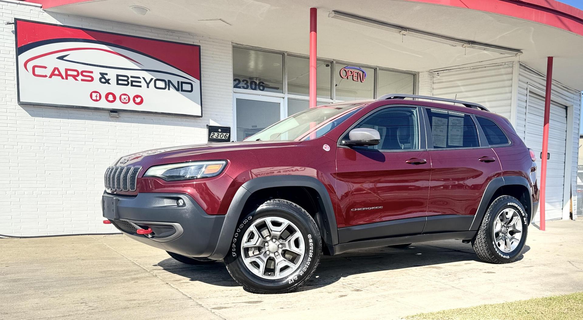 2019 Jeep Cherokee Trailhawk photo 2