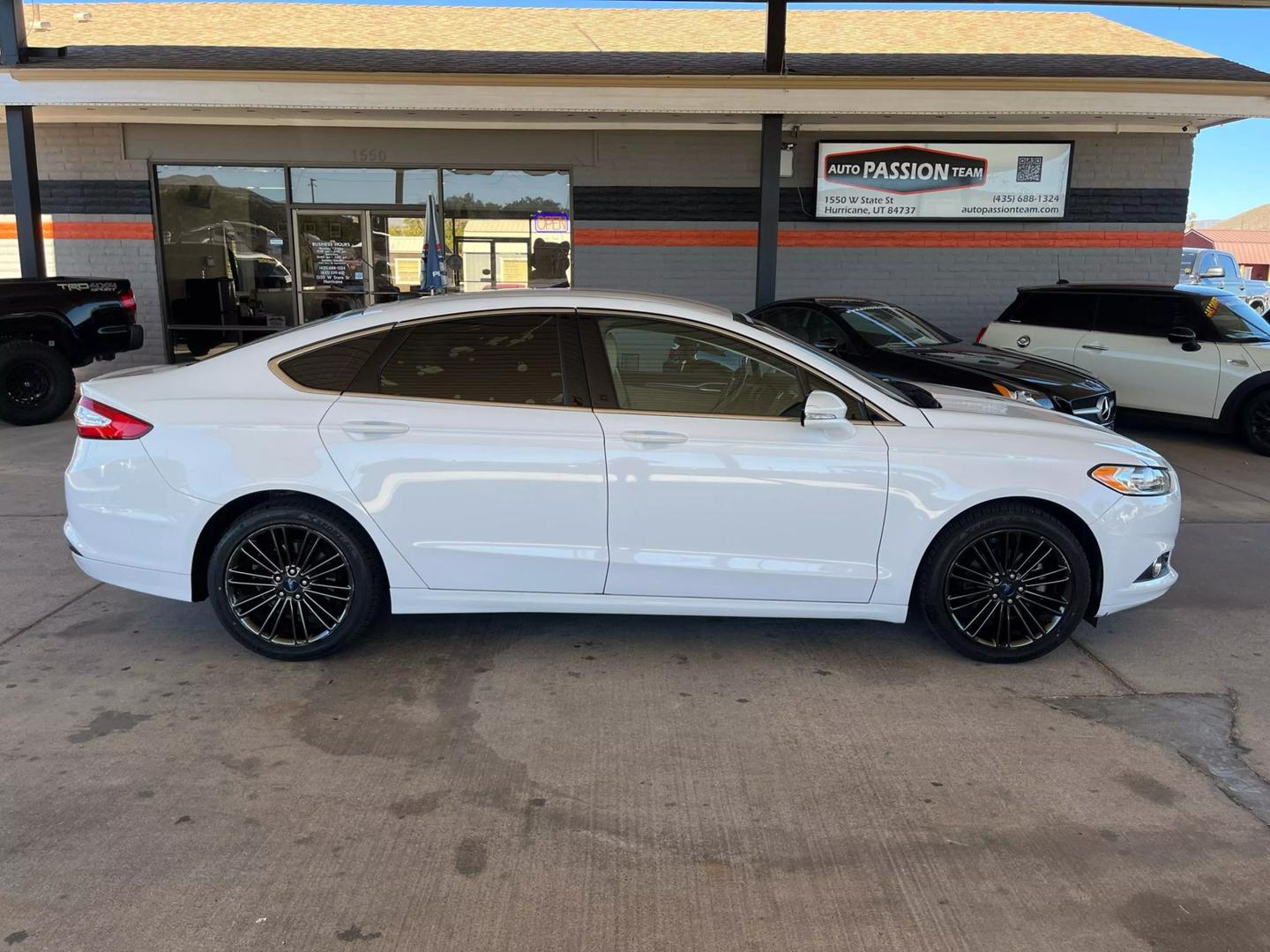 2014 Ford Fusion SE photo 4