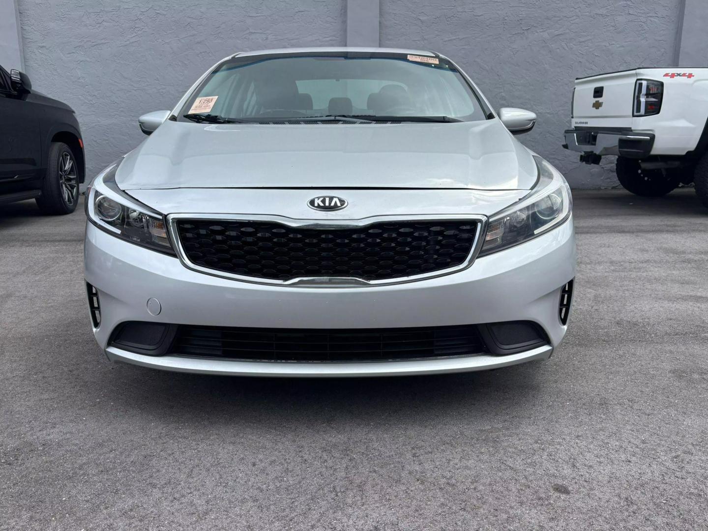 2018 Kia FORTE LX photo 2