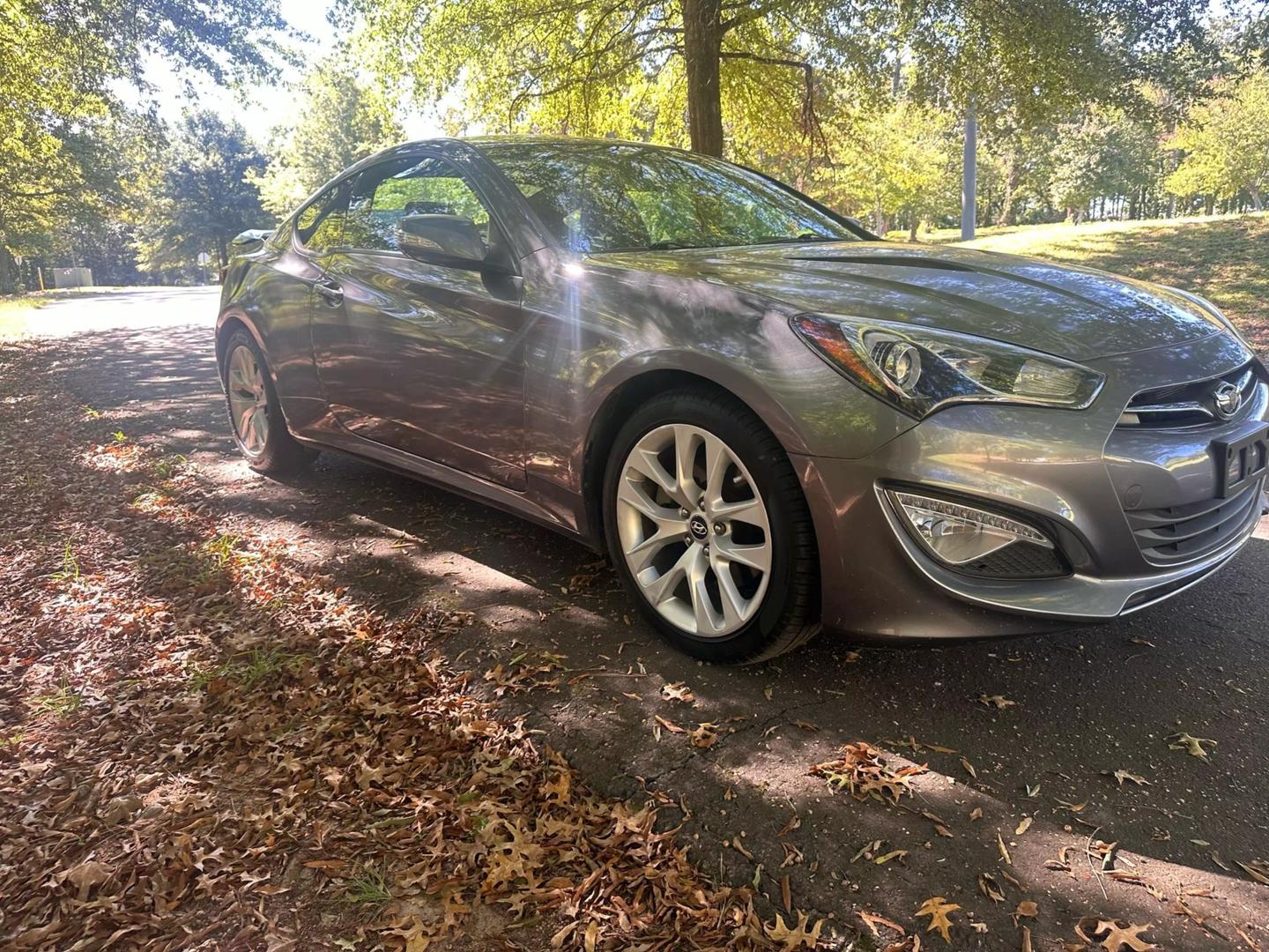 2015 Hyundai Genesis Coupe Base photo 23