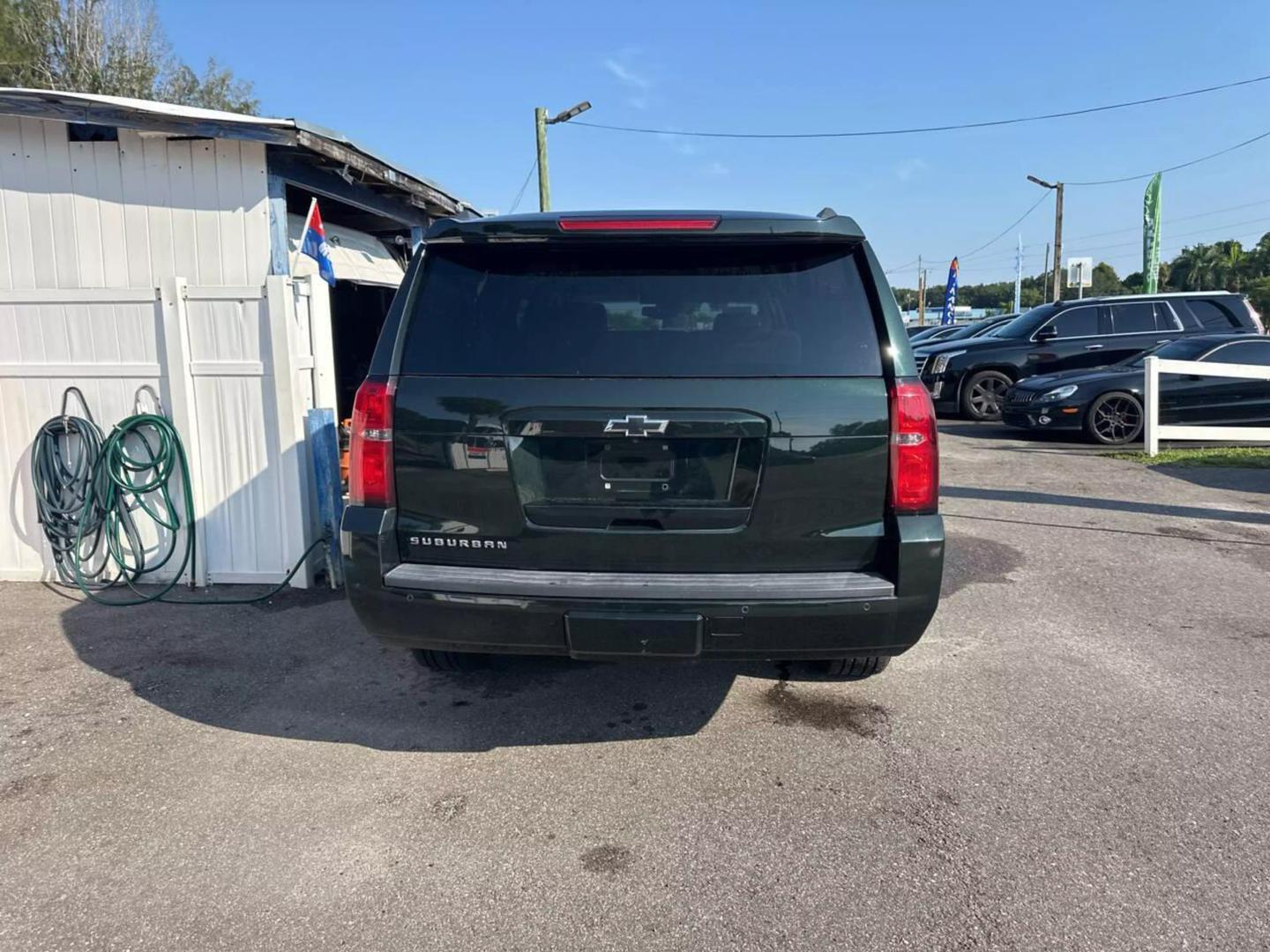 2016 Chevrolet Suburban LT photo 5