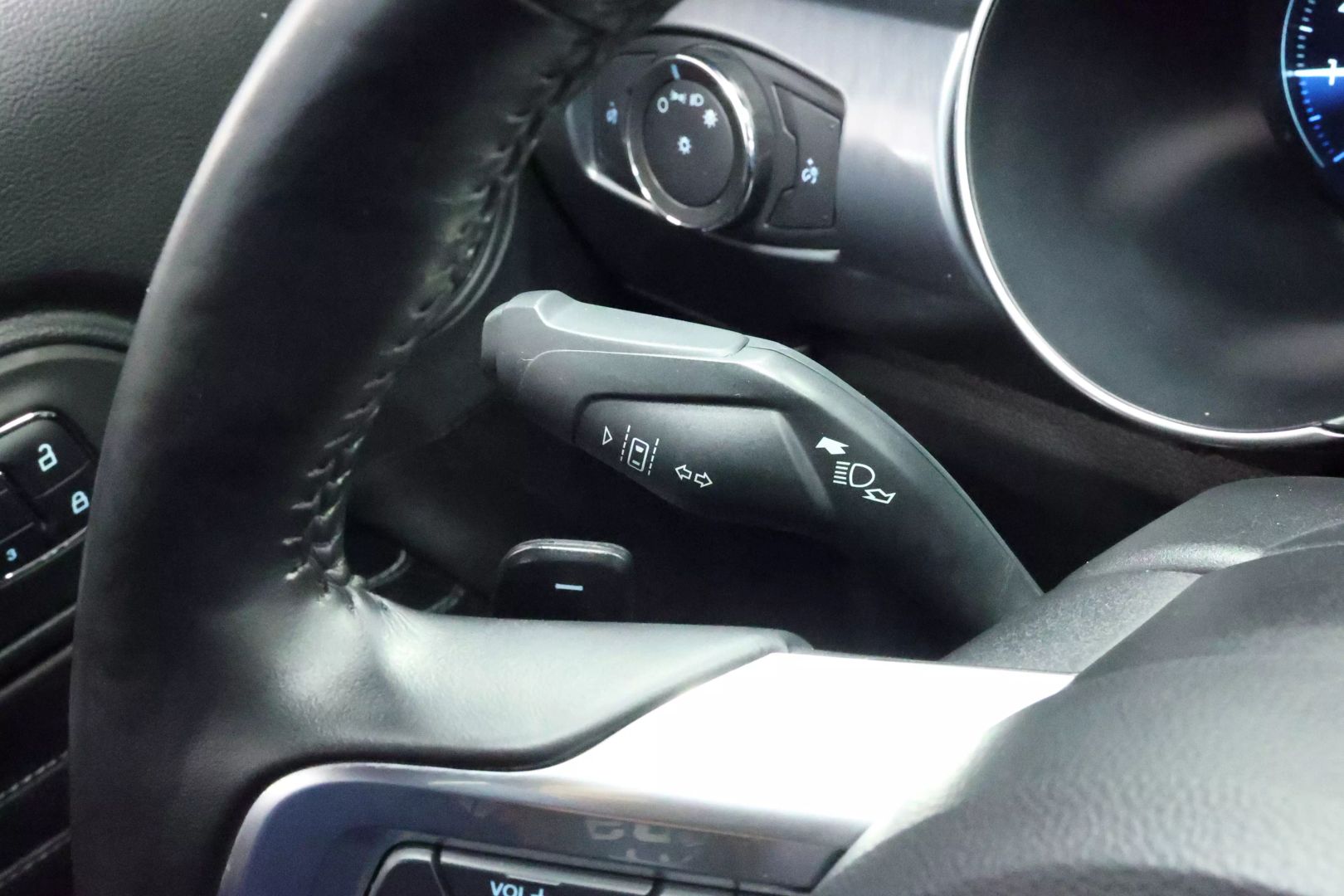2022 Ford Mustang - Image 23