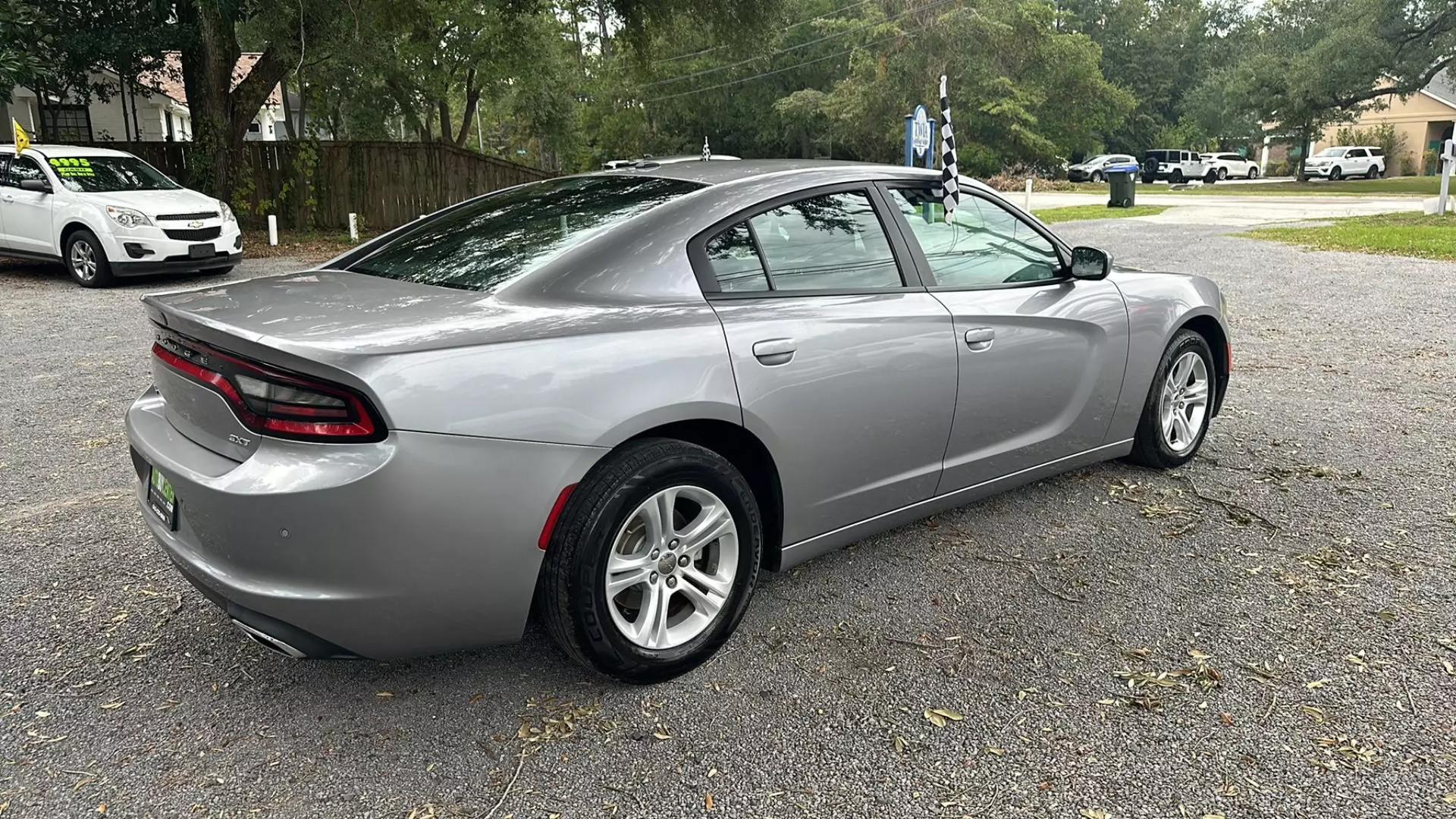 2018 Dodge Charger SXT photo 6