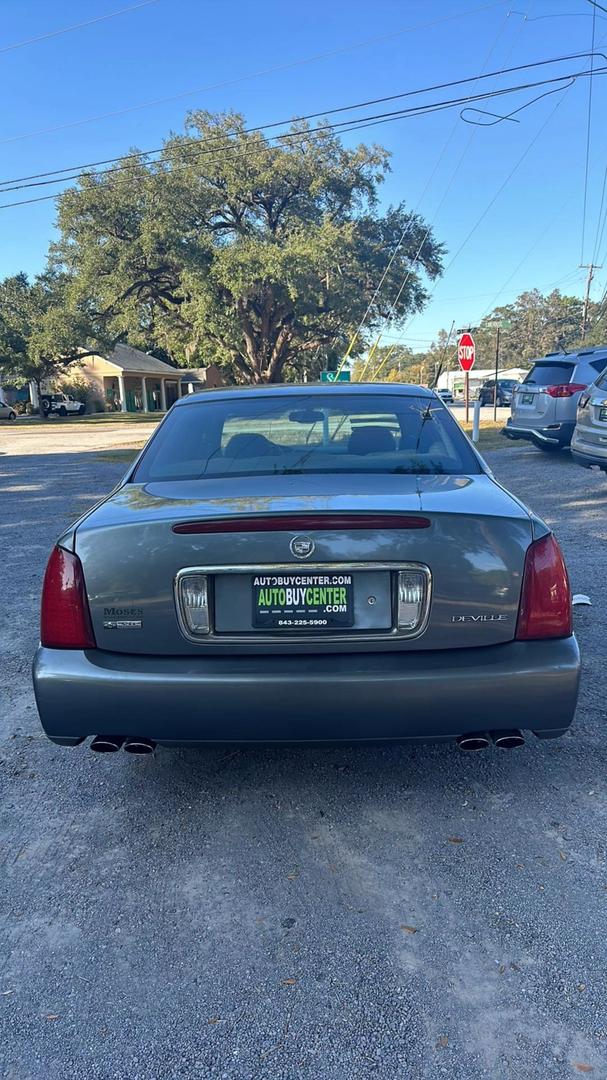 2004 Cadillac DeVille null photo 4