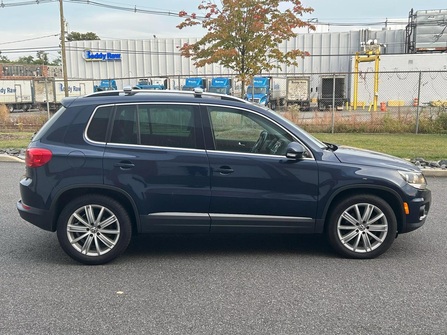 2014 Volkswagen Tiguan SE photo 9