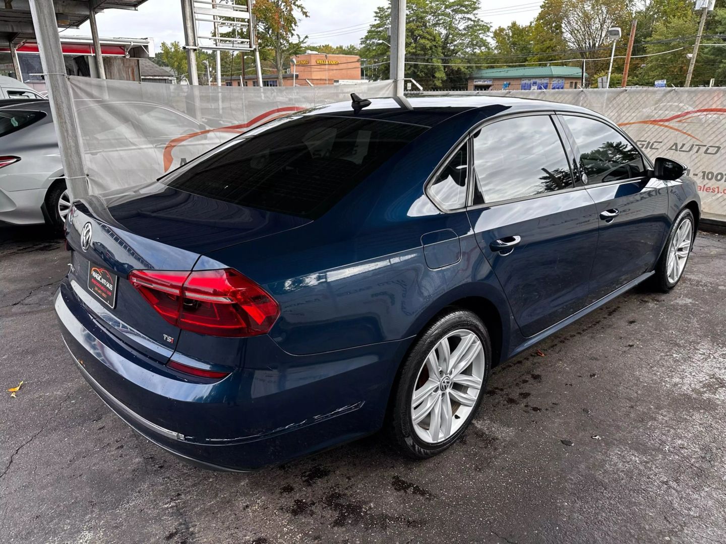 2019 Volkswagen Passat - Image 12