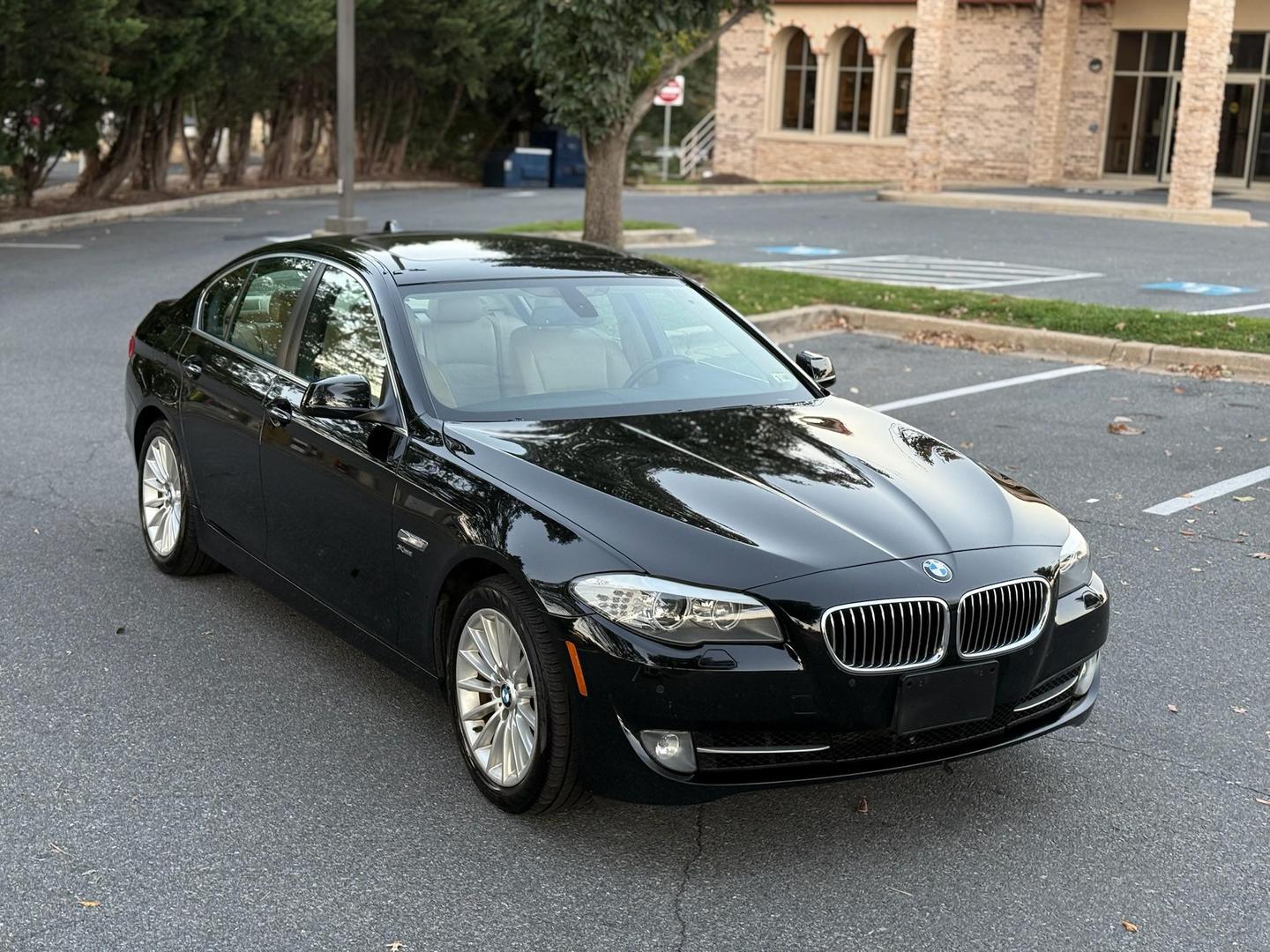 2012 BMW 5 Series 535i photo 6