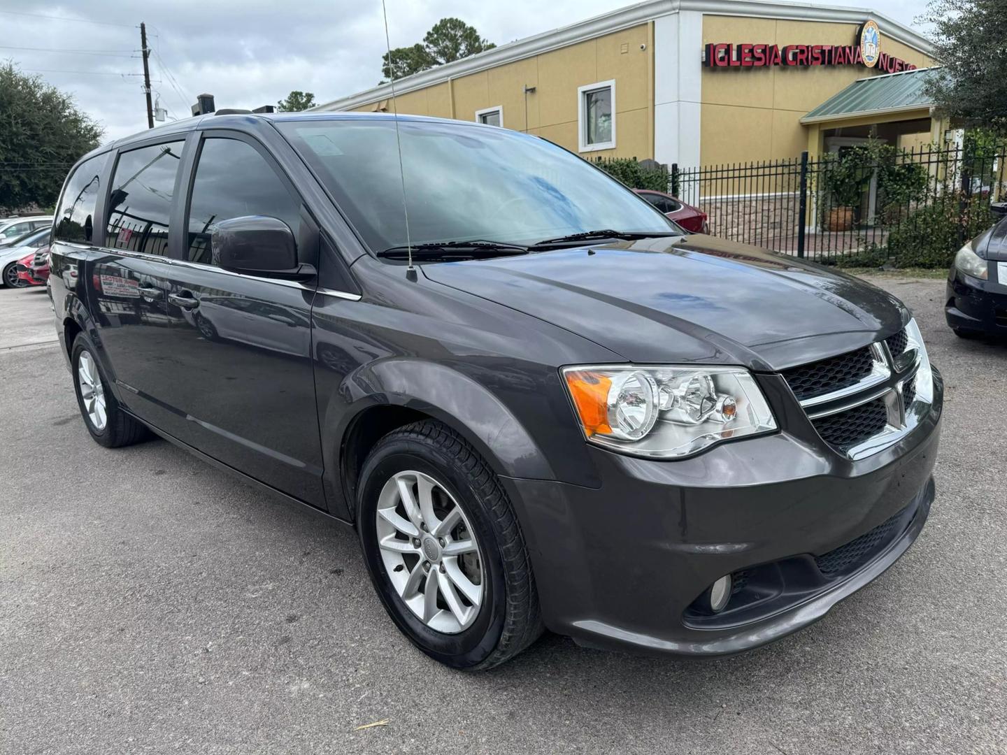 2019 Dodge Grand Caravan SXT photo 2