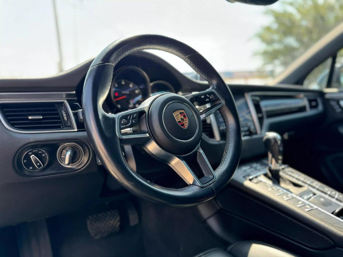 2018 Porsche Macan Base photo 4