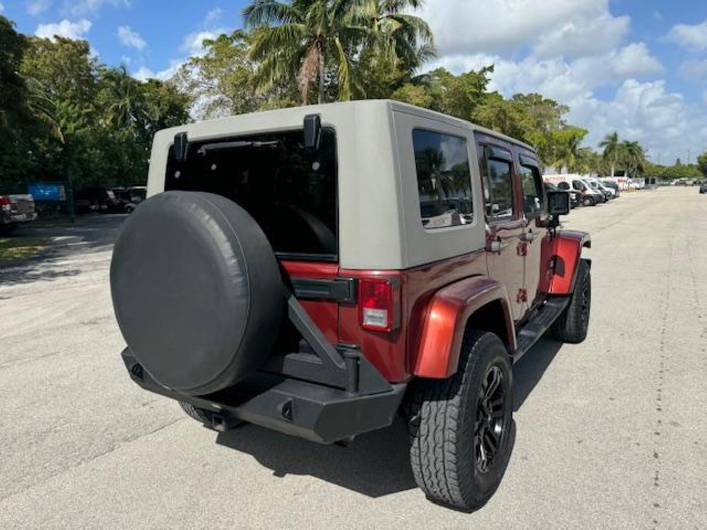 2010 Jeep Wrangler Unlimited Sahara photo 6