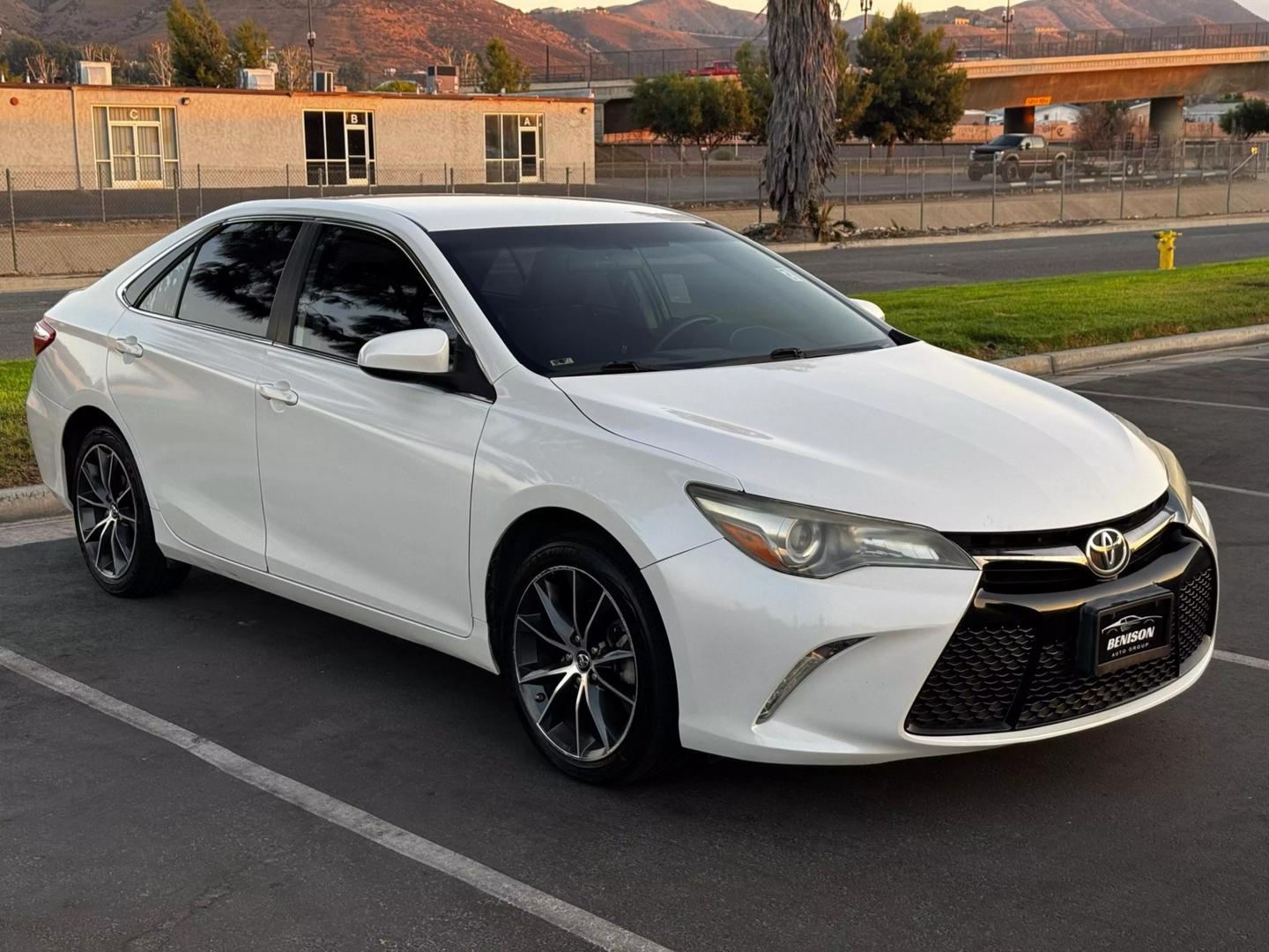 2015 Toyota Camry XSE photo 7