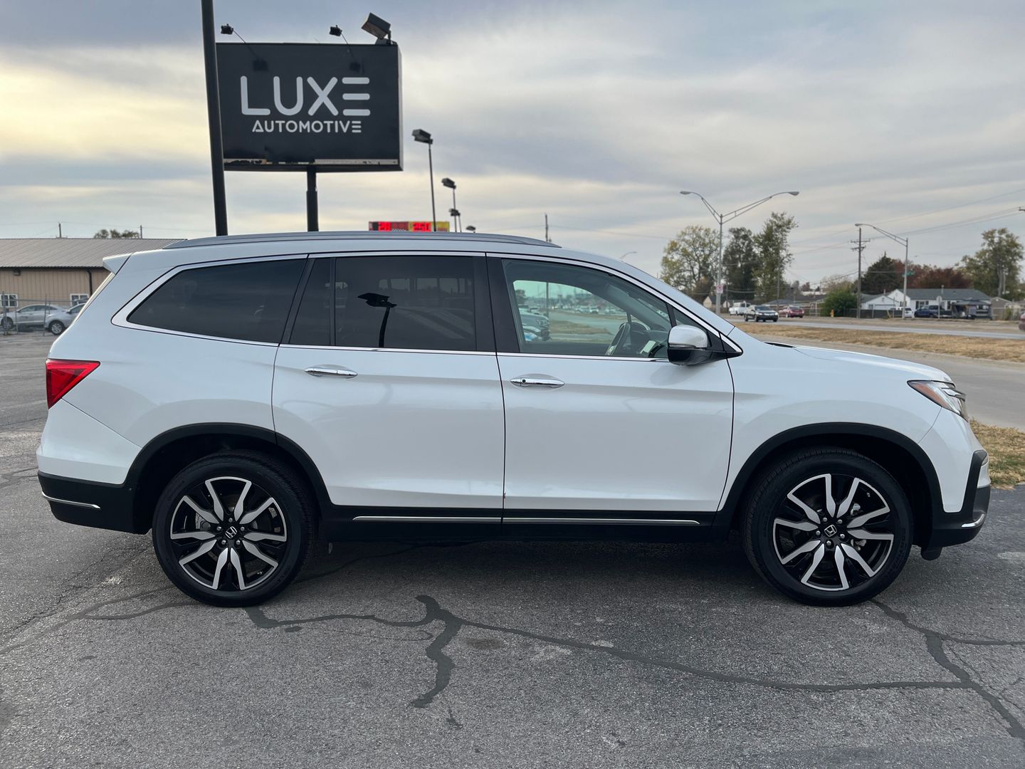 2021 HONDA PILOT SUV V6, I-VTEC, 3.5 LITER TOURING SPORT UTILITY 4D