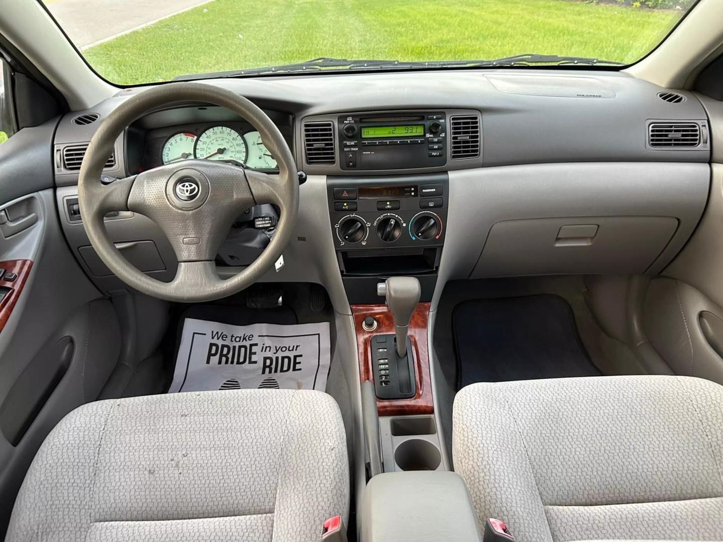 2004 Toyota Corolla CE photo 9