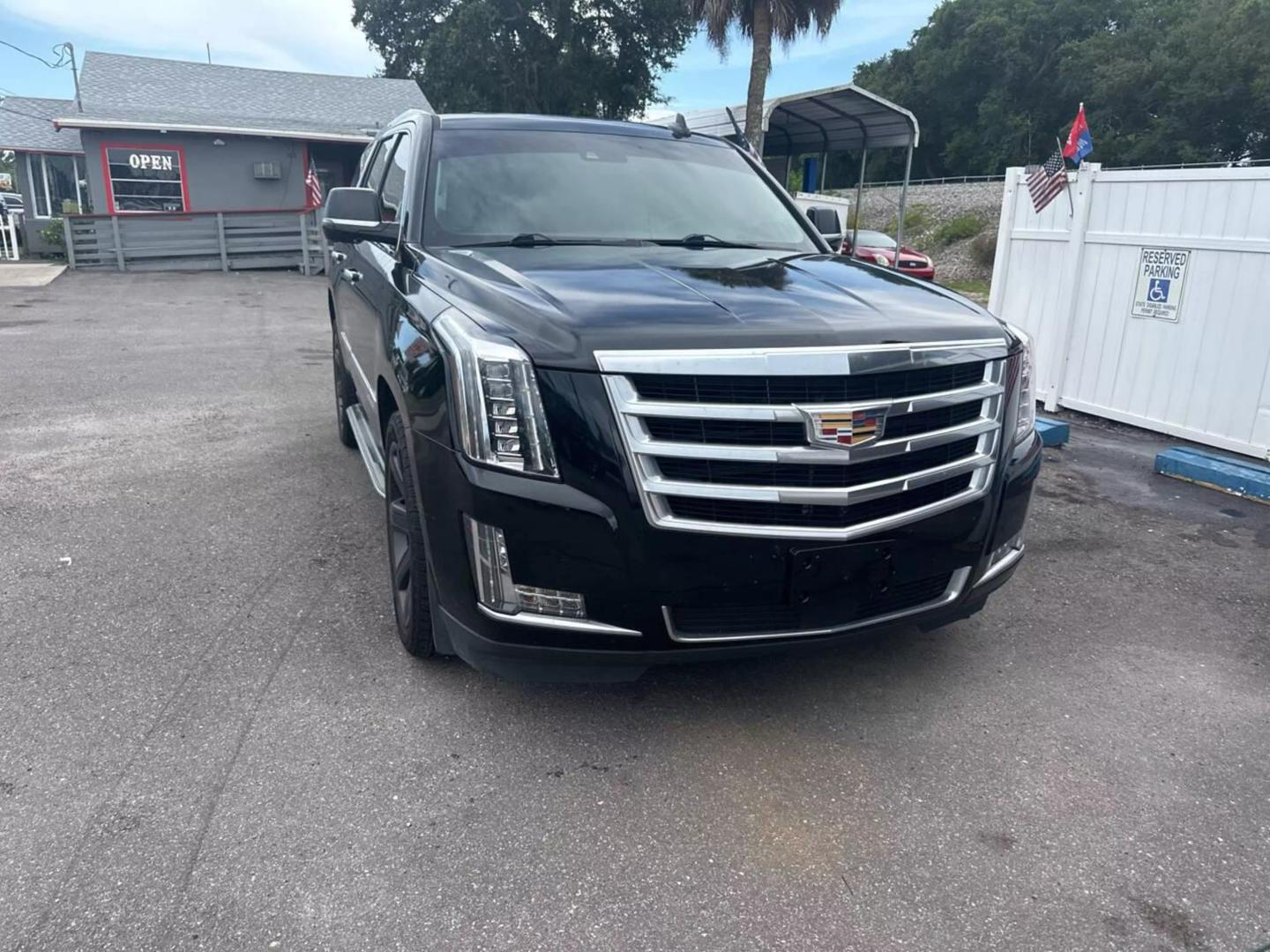 2016 Cadillac Escalade Premium photo 2