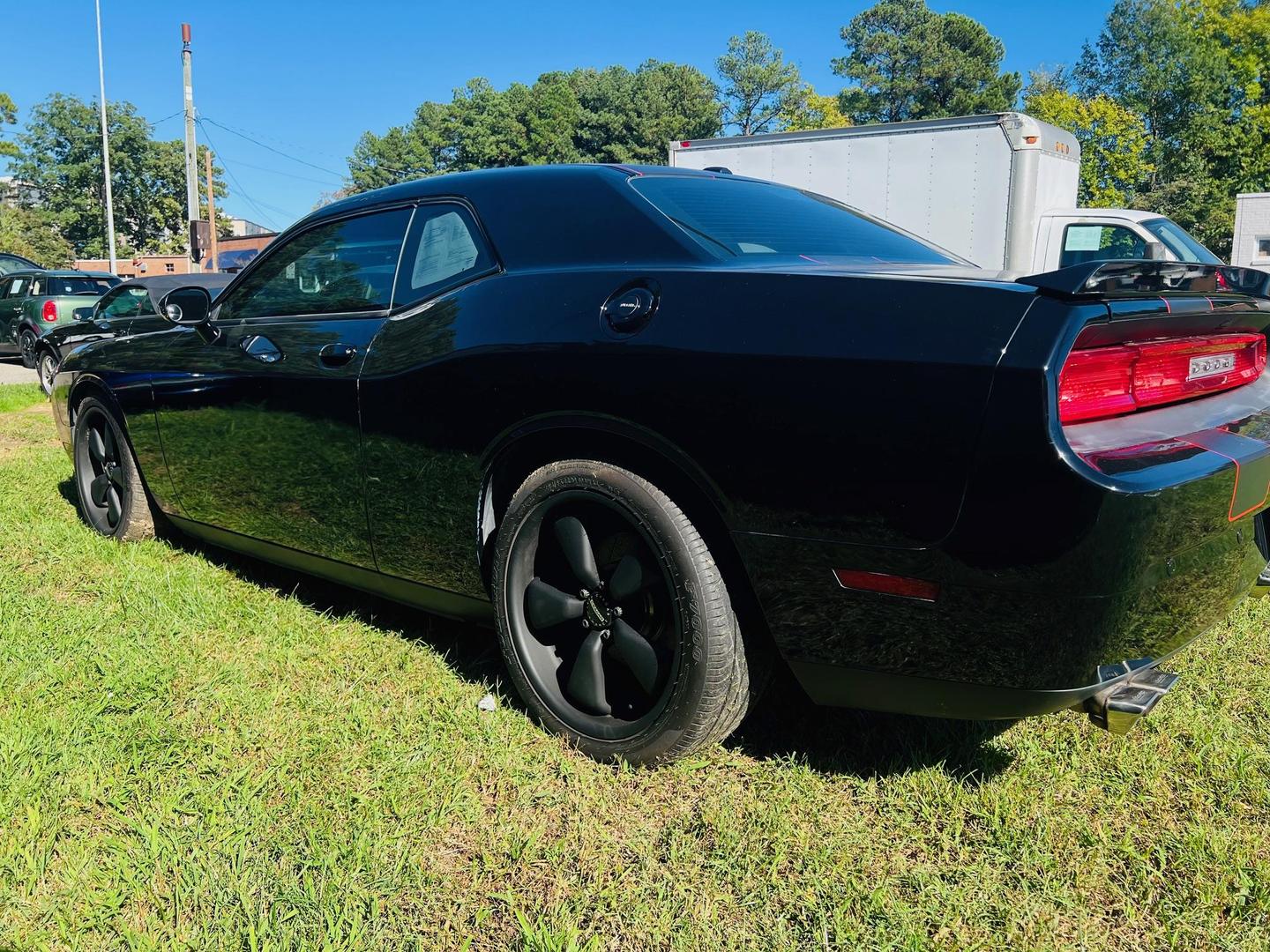 2014 Dodge Challenger R/T photo 5