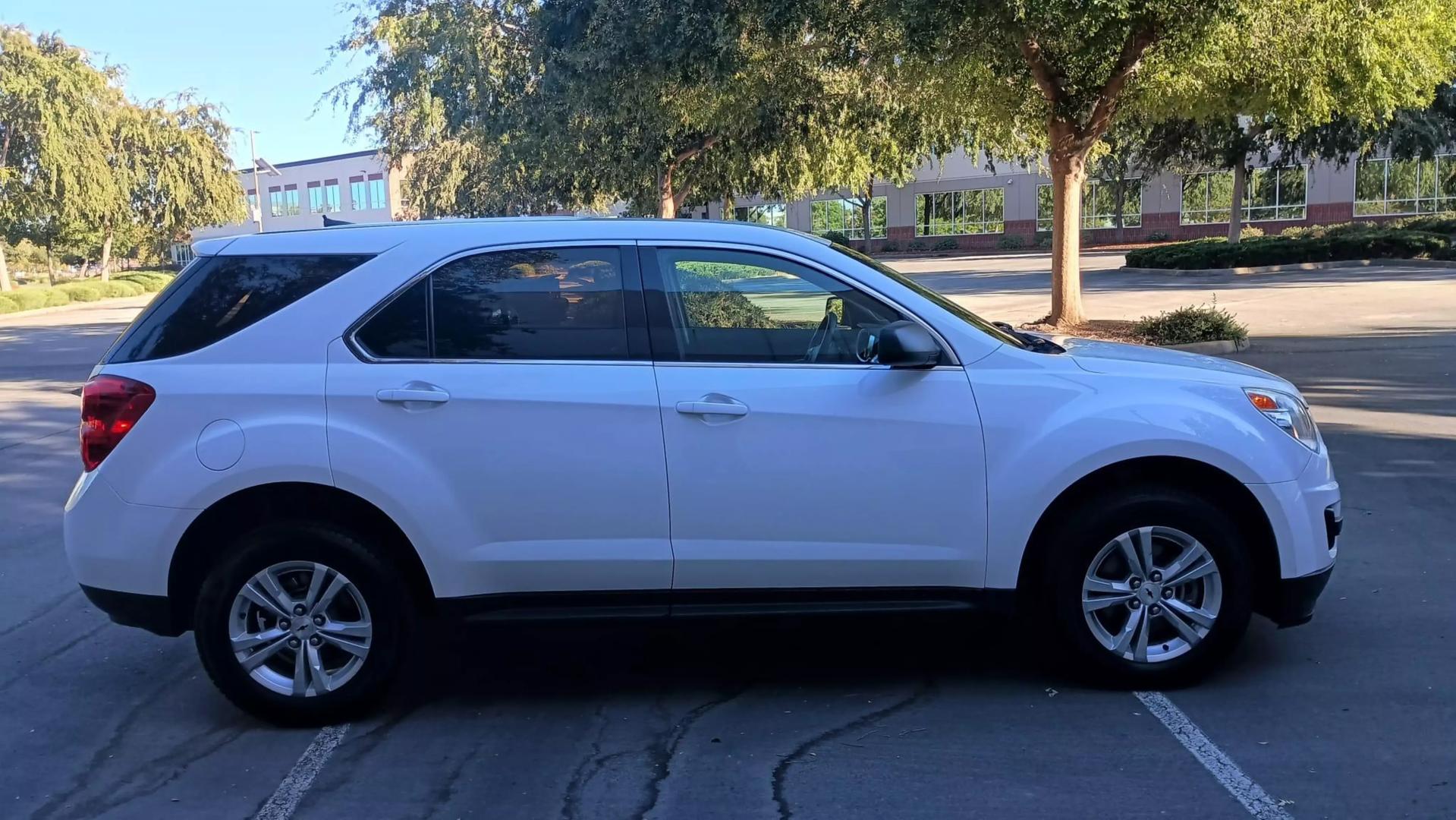 2014 Chevrolet Equinox LS photo 8