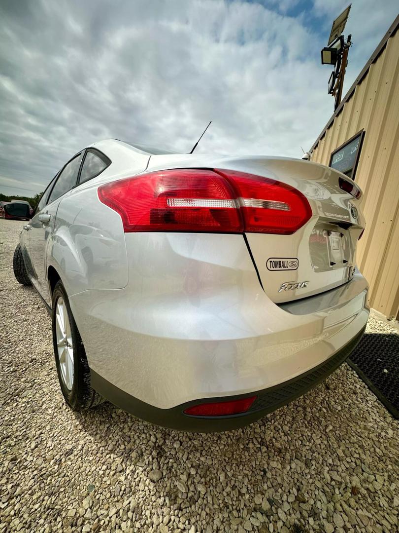 2015 Ford Focus SE photo 9