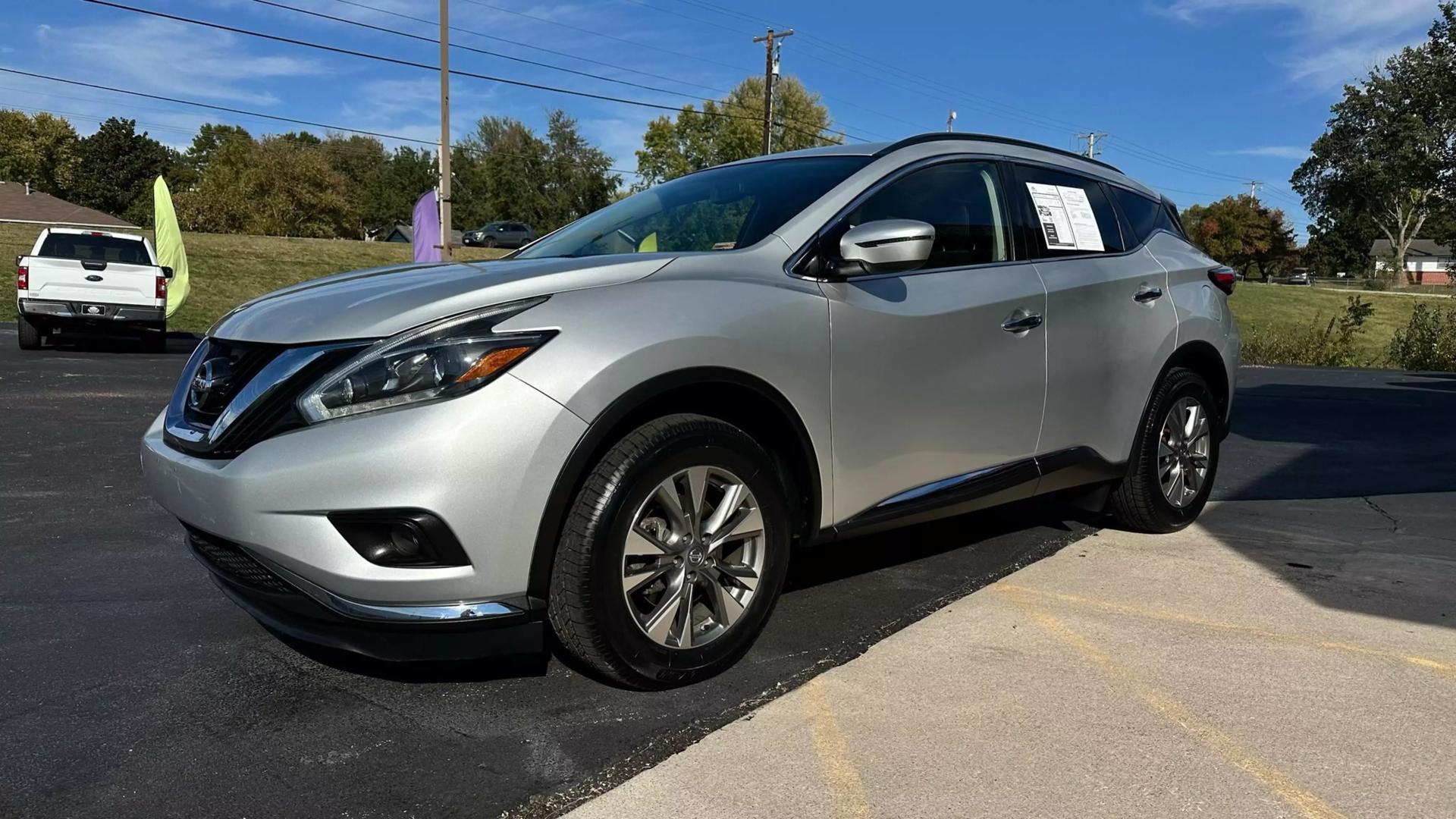 2018 Nissan Murano SV photo 3