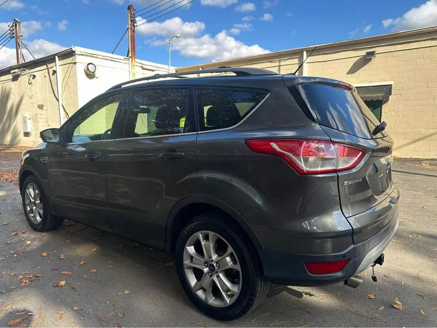 2015 Ford Escape Titanium photo 2