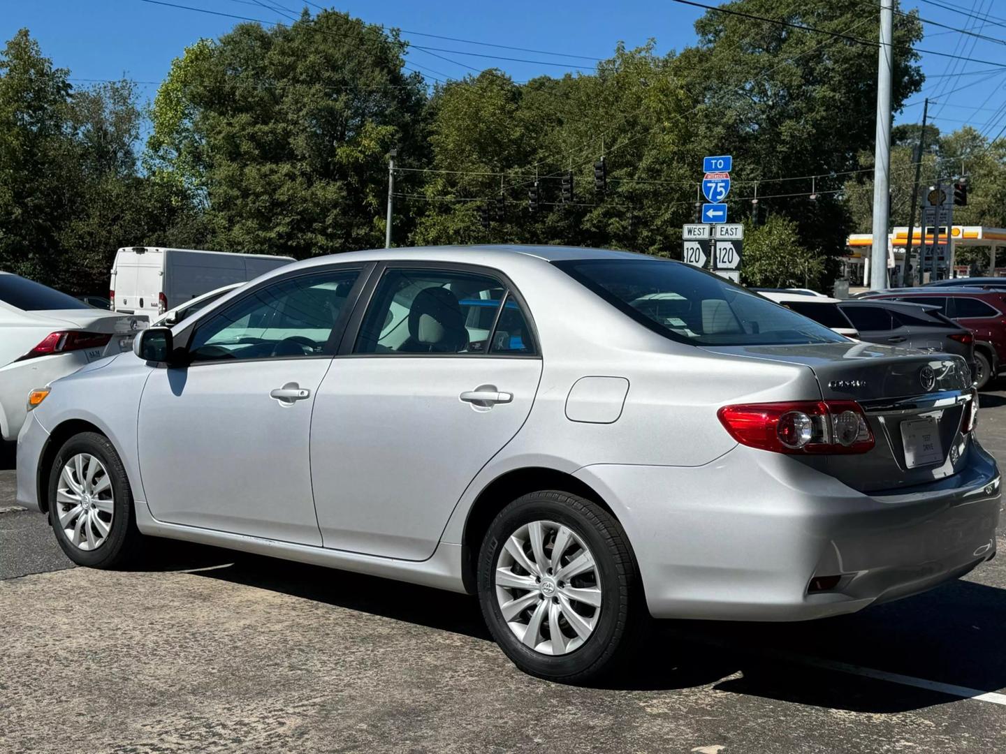 2012 Toyota Corolla LE photo 5