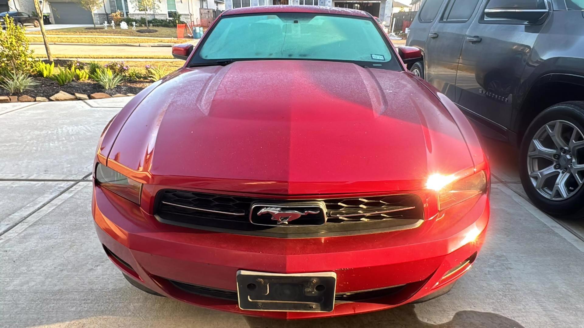 2012 Ford Mustang V6 photo 2