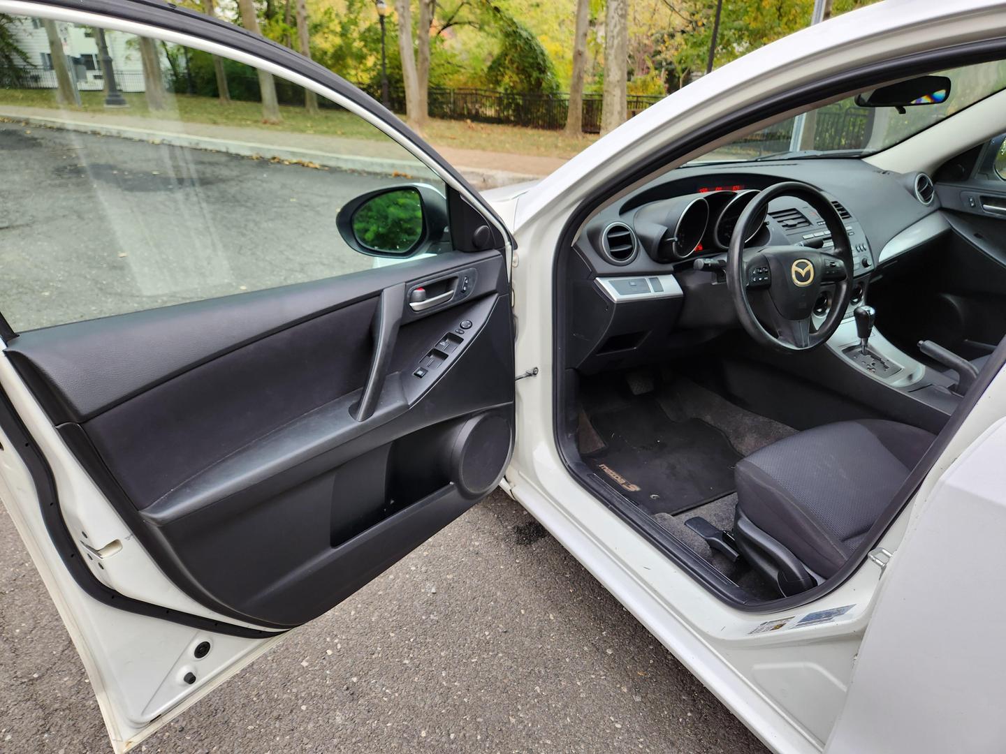 2010 Mazda MAZDA3 i Sport photo 5