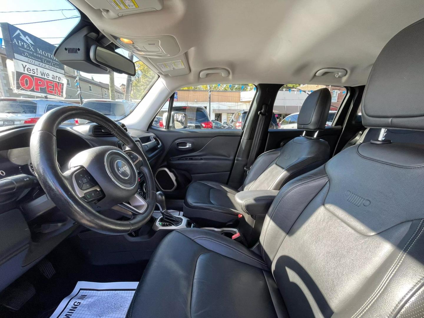 2015 Jeep Renegade Limited photo 34